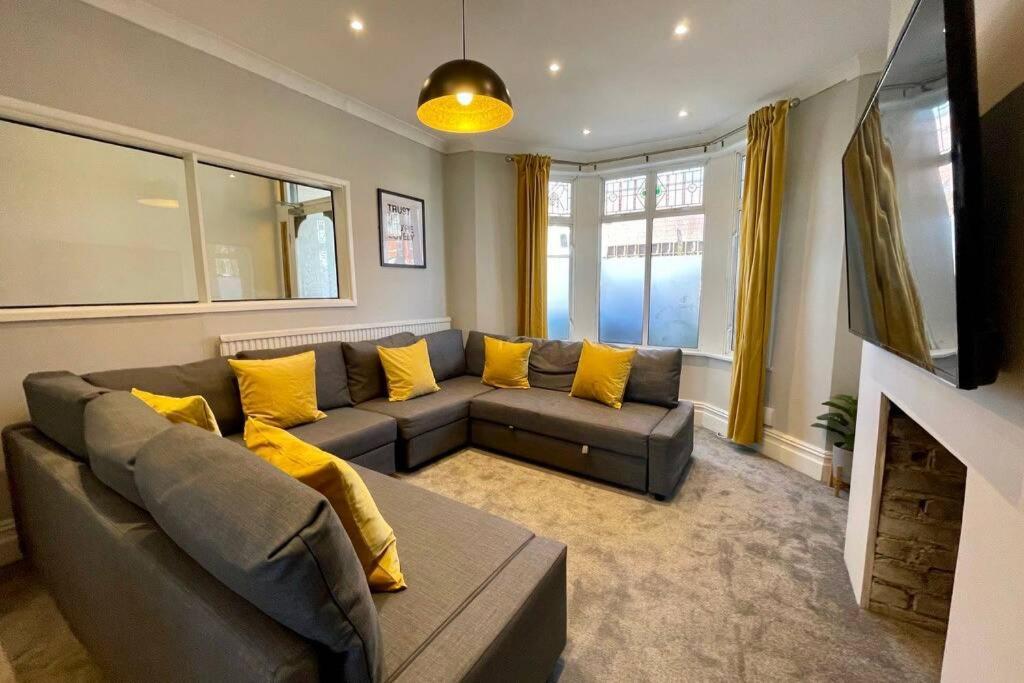 Large House Near Victoria Park For Groups, 10 Mins Bus To City Centre Cardiff Exterior foto
