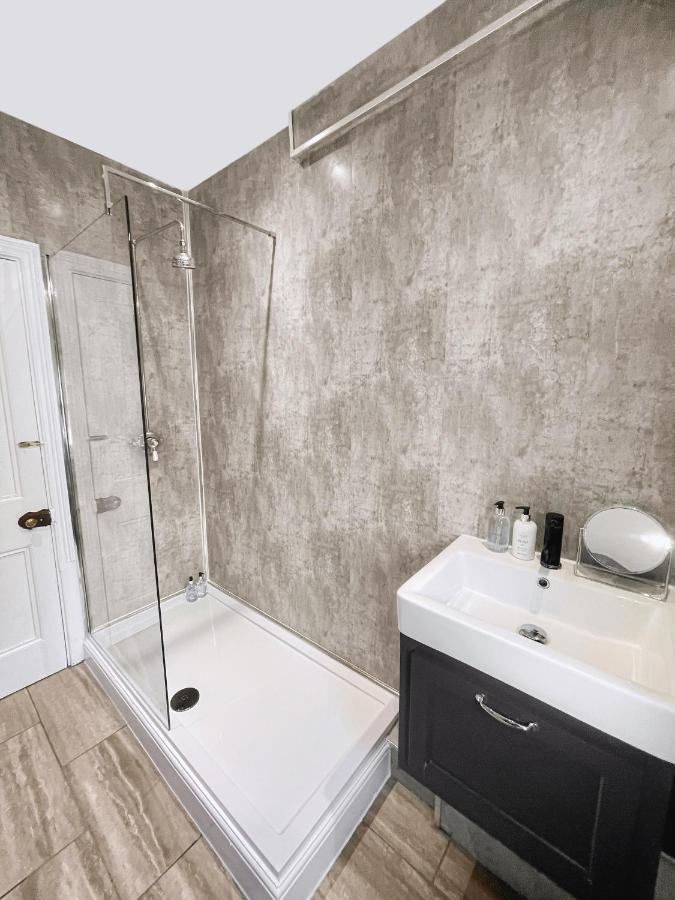 Large House Near Victoria Park For Groups, 10 Mins Bus To City Centre Cardiff Exterior foto